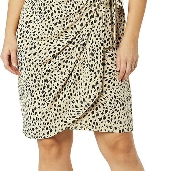 Women's Classic Cap Sleeve Wrap Dress Available in Plus Size - Picture 4 of 6